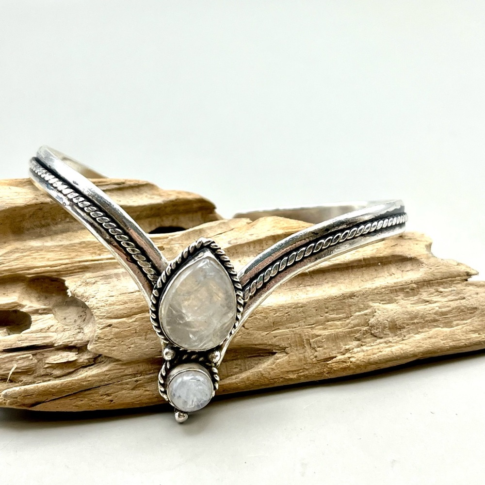 Elegant Silver Moonstone Bracelet